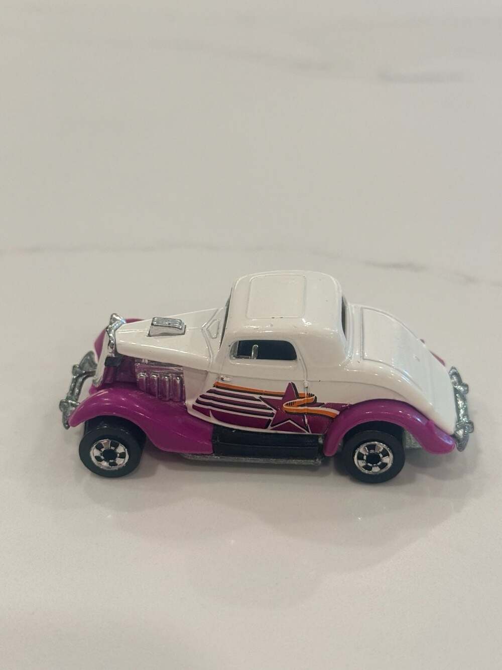 Hot Wheels '34 Ford Coupe White with Purple Fenders and Star Tampos